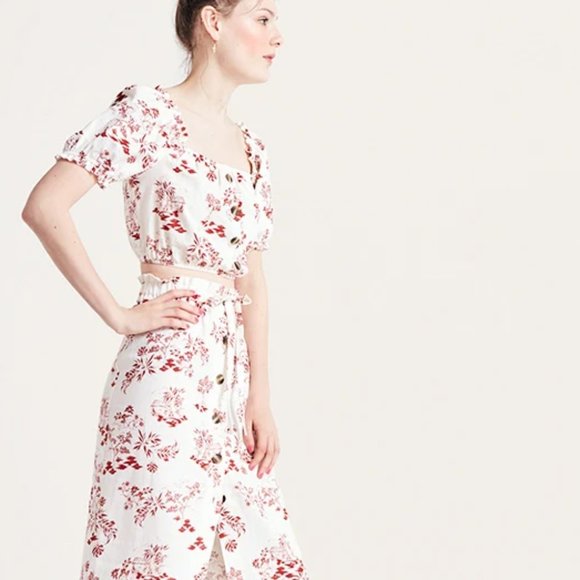 Red and White Scenic Jasmine Linen Blend Crop Top - Picture 2 of 8